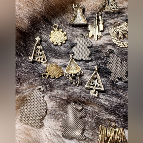 Set of 20 Holiday Jewelry Pendant Charms - Picture 7 of 9